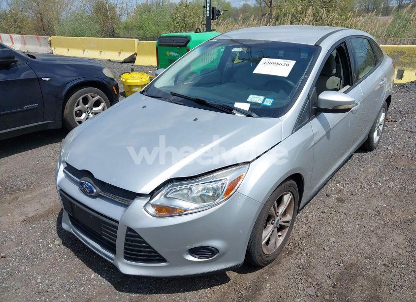 Photo 2 of 2013 Ford Focus SE (VIN 1FADP3F28DL307076)