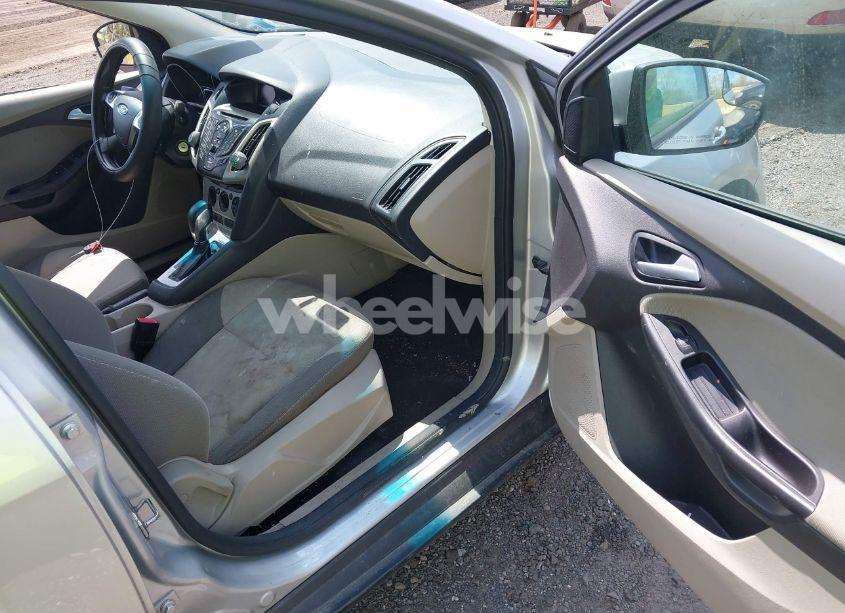 Photo 5 of 2013 Ford Focus SE (VIN 1FADP3F28DL307076)