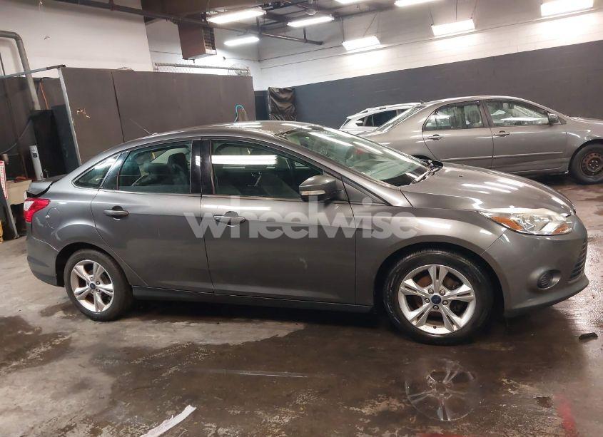 Photo 13 of 2013 Ford Focus SE (VIN 1FADP3F28DL317171)