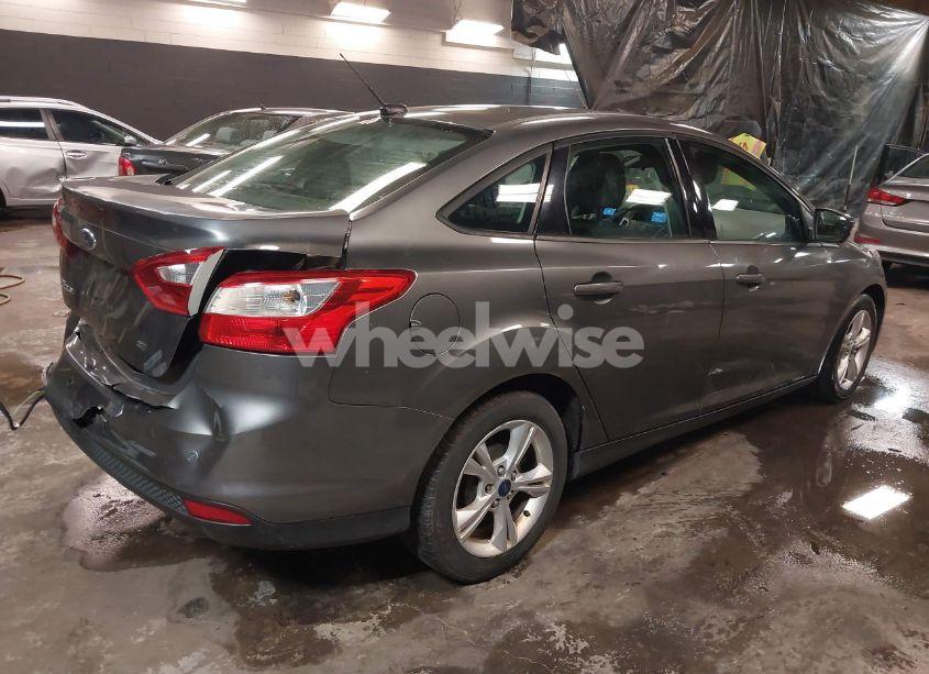 Photo 4 of 2013 Ford Focus SE (VIN 1FADP3F28DL317171)
