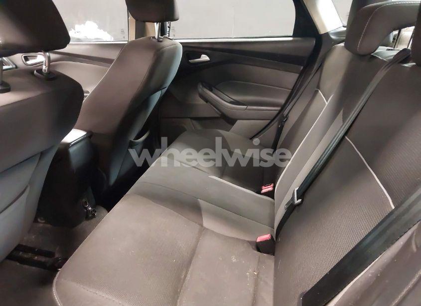 Photo 8 of 2013 Ford Focus SE (VIN 1FADP3F28DL317171)