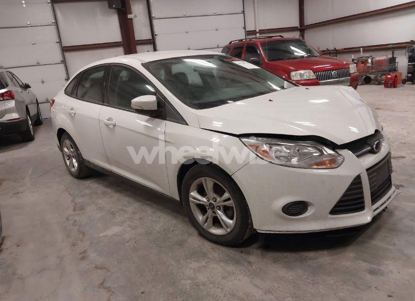 2013 Ford Focus SE (VIN 1FADP3F28DL332477) main photo