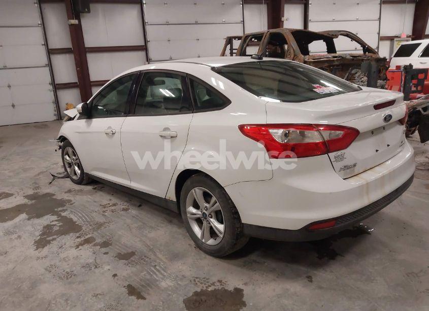 Photo 3 of 2013 Ford Focus SE (VIN 1FADP3F28DL332477)