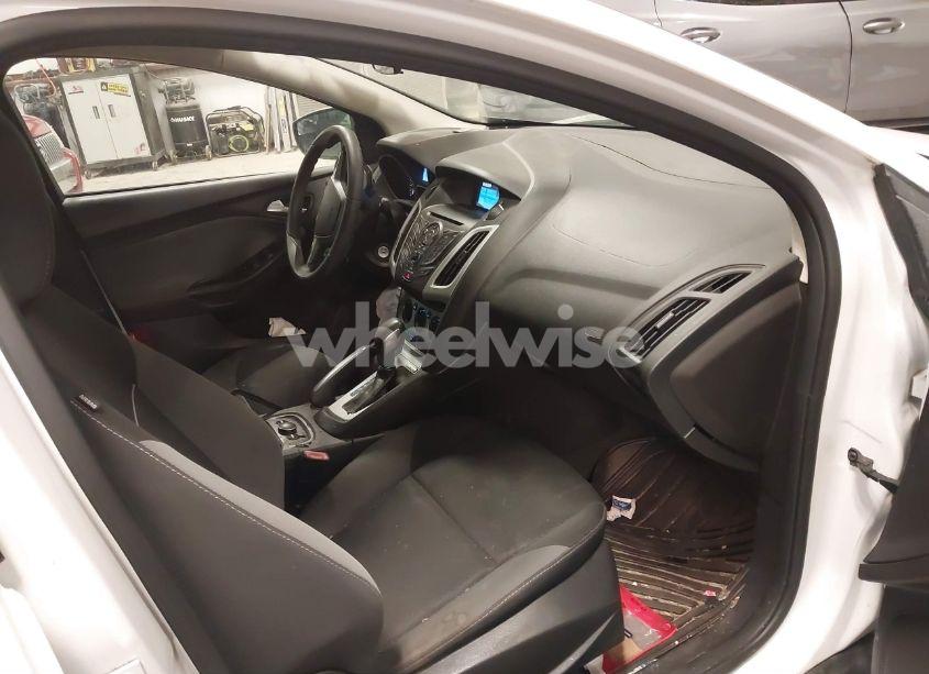 Photo 5 of 2013 Ford Focus SE (VIN 1FADP3F28DL332477)