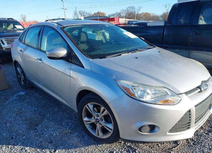 2013 Ford Focus SE (VIN 1FADP3F28DL332673) main photo