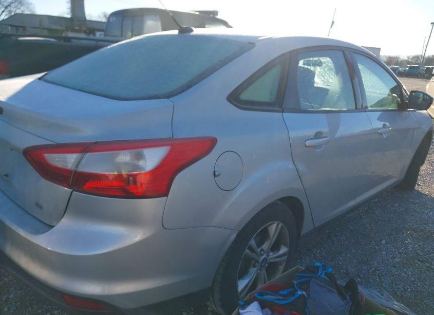 Photo 4 of 2013 Ford Focus SE (VIN 1FADP3F28DL332673)