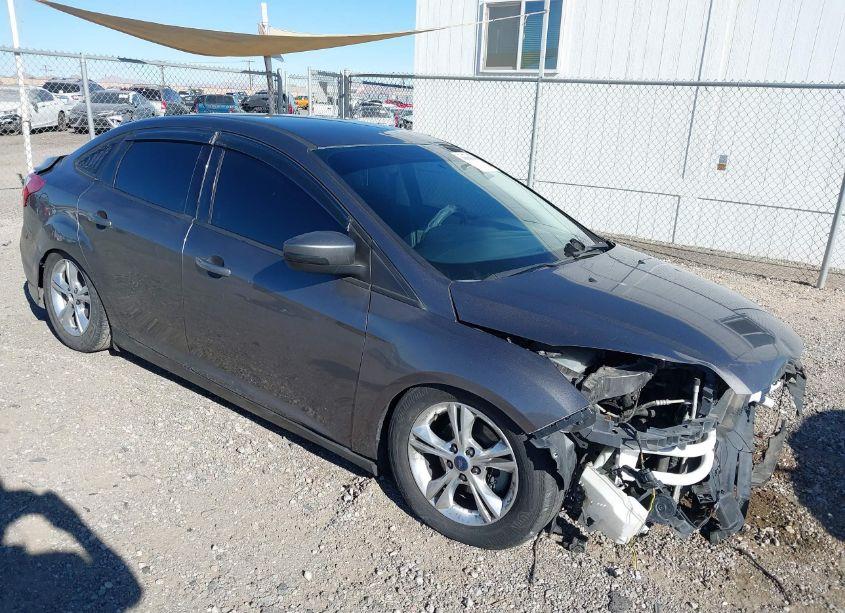 2013 Ford Focus SE (VIN 1FADP3F28DL337842) main photo