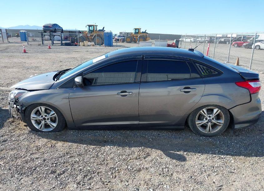 Photo 15 of 2013 Ford Focus SE (VIN 1FADP3F28DL337842)