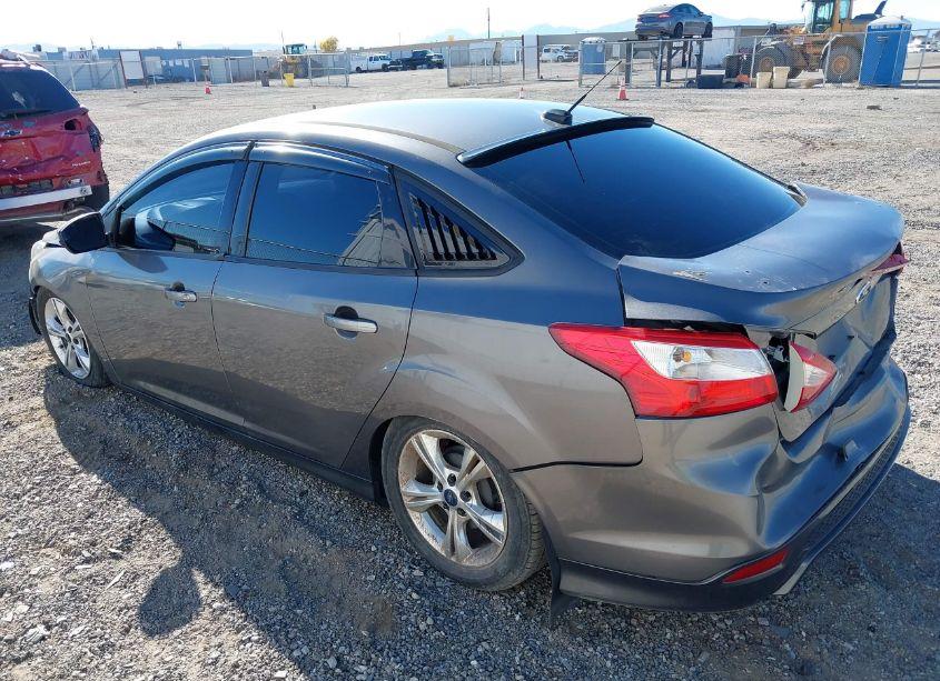 Photo 3 of 2013 Ford Focus SE (VIN 1FADP3F28DL337842)