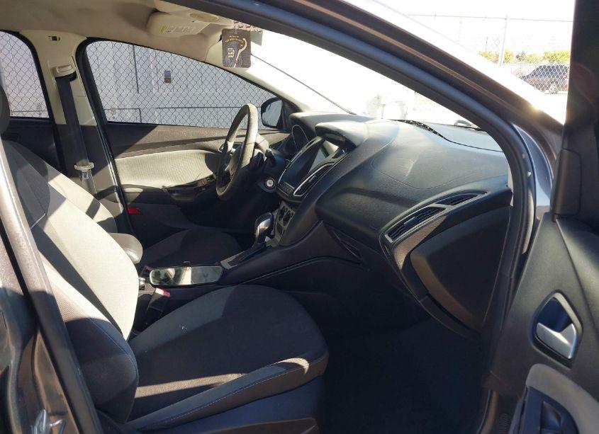 Photo 5 of 2013 Ford Focus SE (VIN 1FADP3F28DL337842)