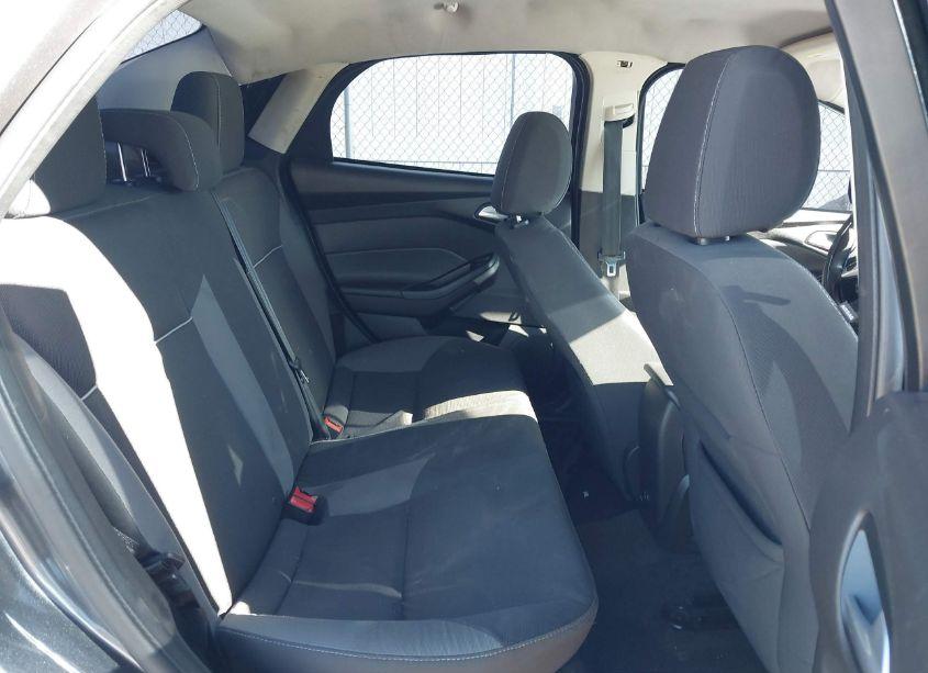 Photo 8 of 2013 Ford Focus SE (VIN 1FADP3F28DL337842)