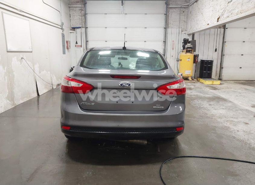 Photo 16 of 2013 Ford Focus SE (VIN 1FADP3F28DL342104)