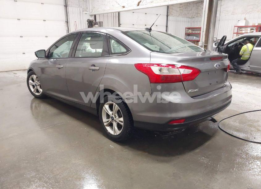 Photo 3 of 2013 Ford Focus SE (VIN 1FADP3F28DL342104)