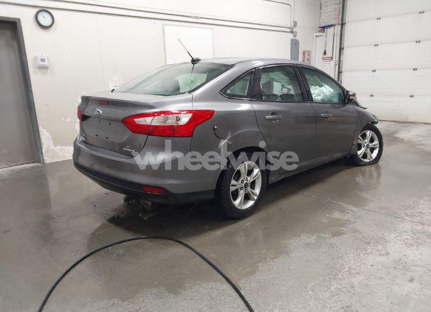 Photo 4 of 2013 Ford Focus SE (VIN 1FADP3F28DL342104)
