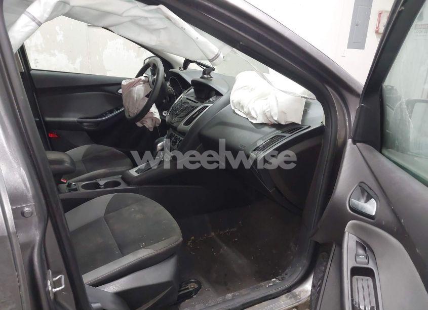 Photo 5 of 2013 Ford Focus SE (VIN 1FADP3F28DL342104)