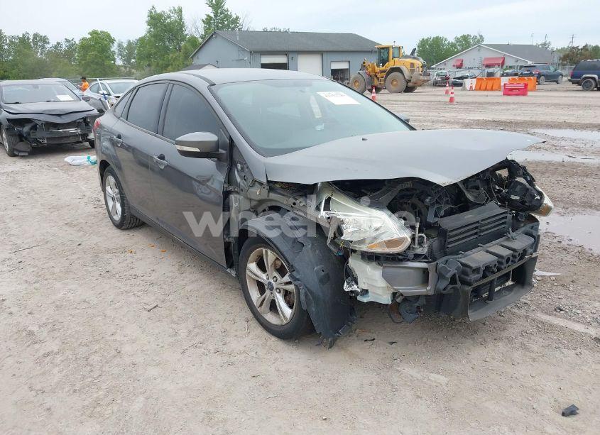 2013 Ford Focus SE (VIN 1FADP3F28DL348405) main photo