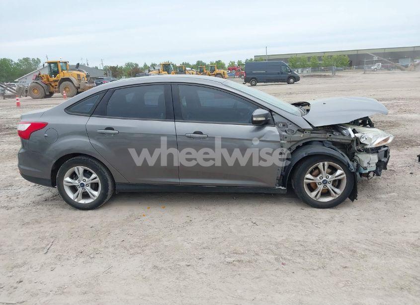 Photo 13 of 2013 Ford Focus SE (VIN 1FADP3F28DL348405)