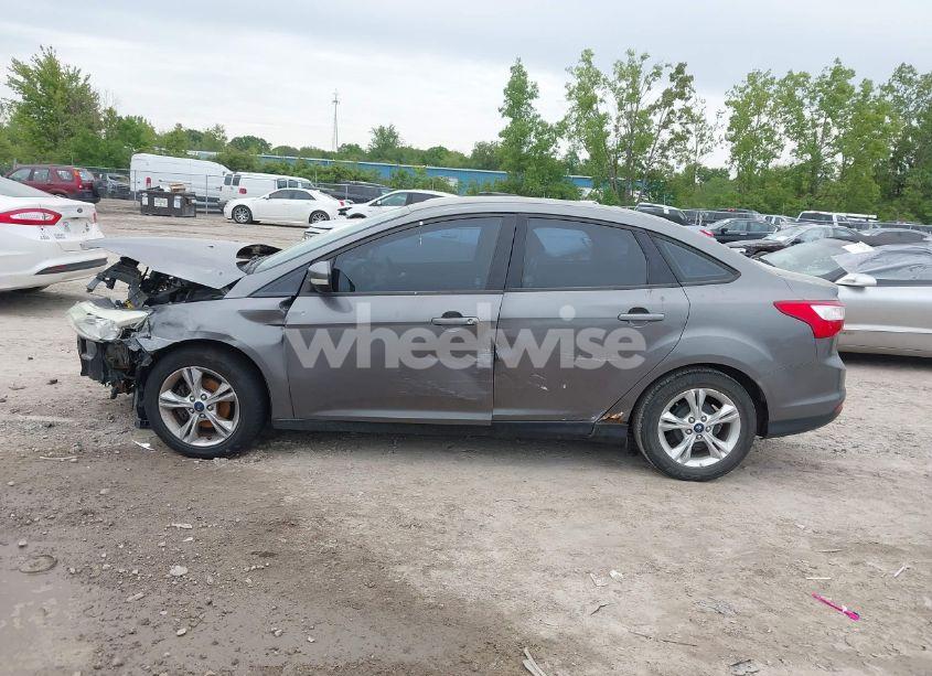 Photo 14 of 2013 Ford Focus SE (VIN 1FADP3F28DL348405)