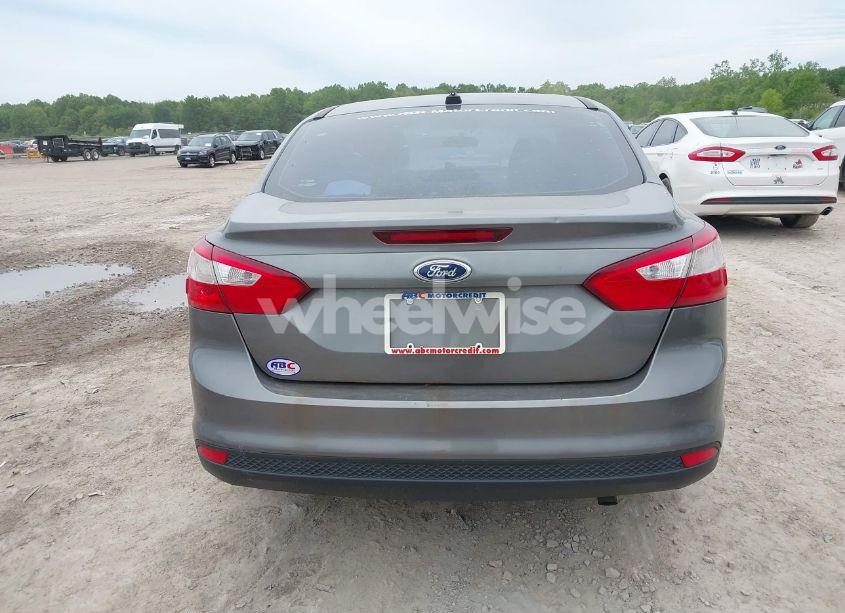 Photo 16 of 2013 Ford Focus SE (VIN 1FADP3F28DL348405)