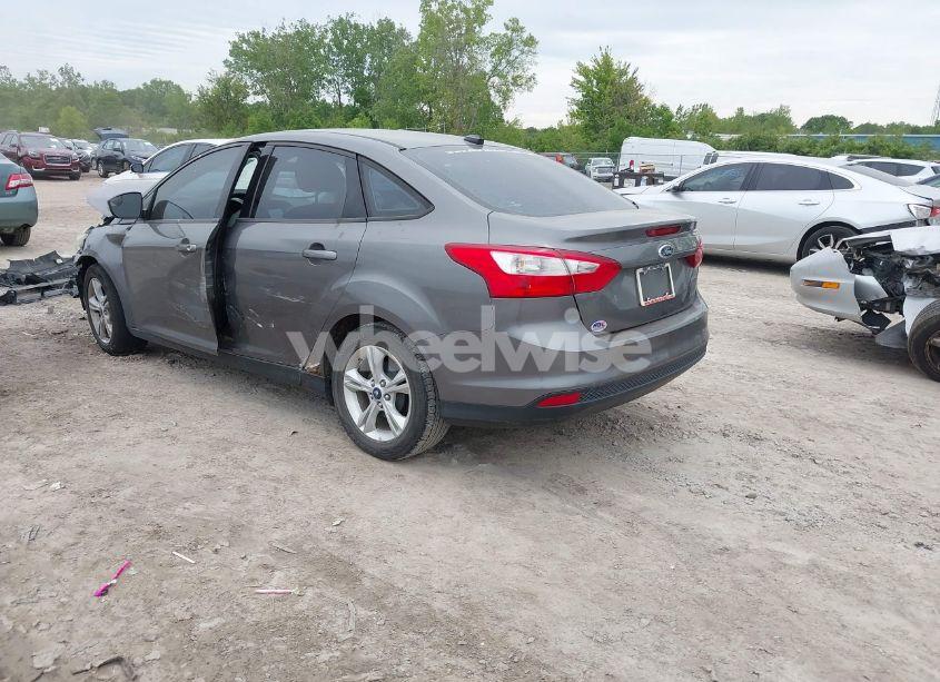 Photo 3 of 2013 Ford Focus SE (VIN 1FADP3F28DL348405)