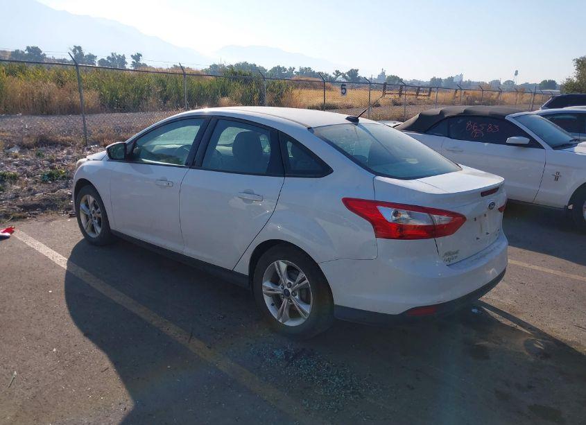 Photo 3 of 2013 Ford Focus SE (VIN 1FADP3F28DL361428)