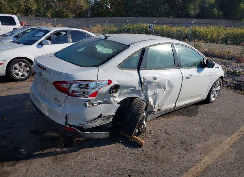 Photo 4 of 2013 Ford Focus SE (VIN 1FADP3F28DL361428)