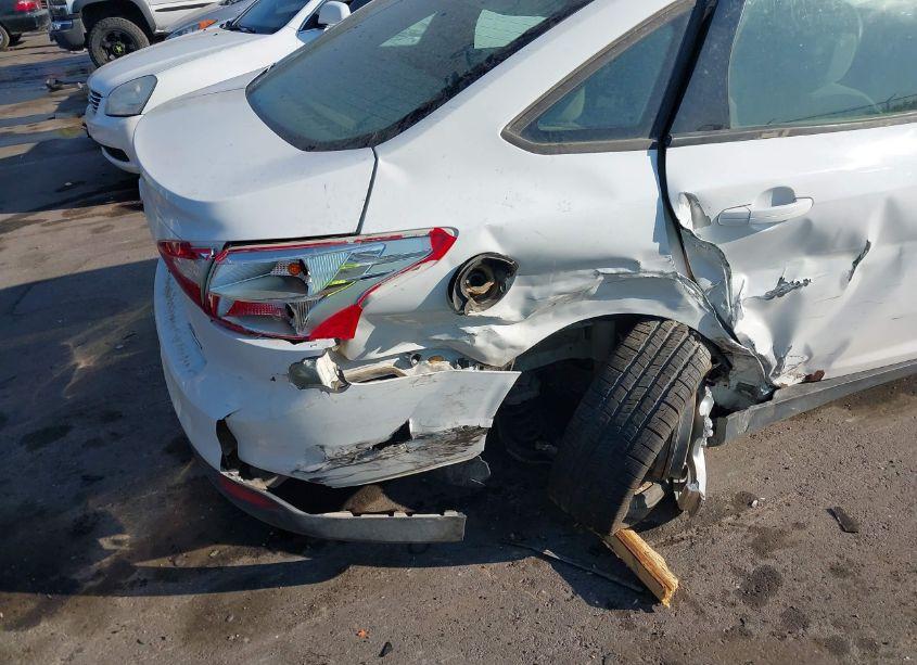 Photo 6 of 2013 Ford Focus SE (VIN 1FADP3F28DL361428)