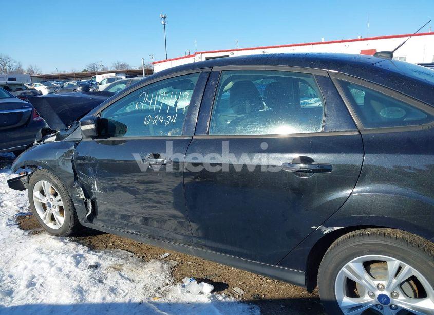 Photo 13 of 2013 Ford Focus SE (VIN 1FADP3F28DL384353)