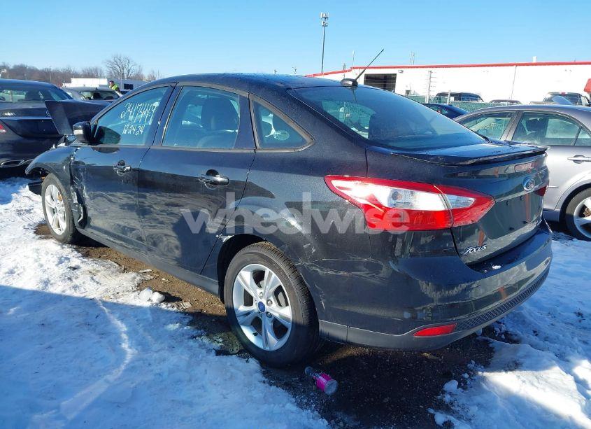 Photo 3 of 2013 Ford Focus SE (VIN 1FADP3F28DL384353)