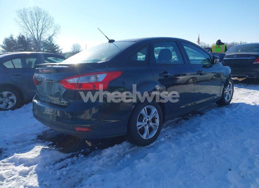 Photo 4 of 2013 Ford Focus SE (VIN 1FADP3F28DL384353)