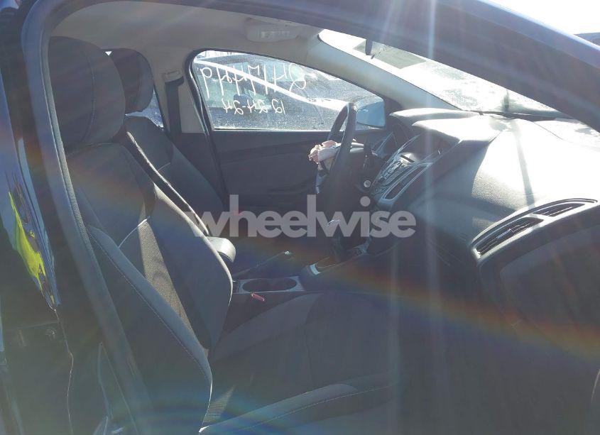 Photo 5 of 2013 Ford Focus SE (VIN 1FADP3F28DL384353)