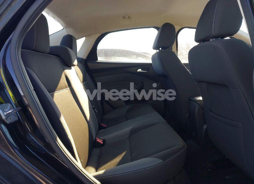 Photo 8 of 2013 Ford Focus SE (VIN 1FADP3F28DL384353)