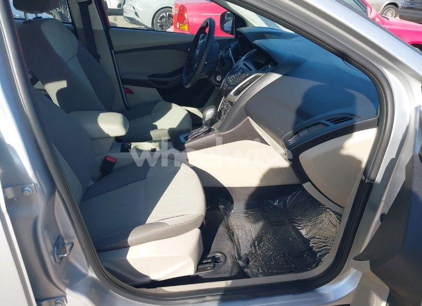 Photo 5 of 2014 Ford Focus SE (VIN 1FADP3F28EL105016)