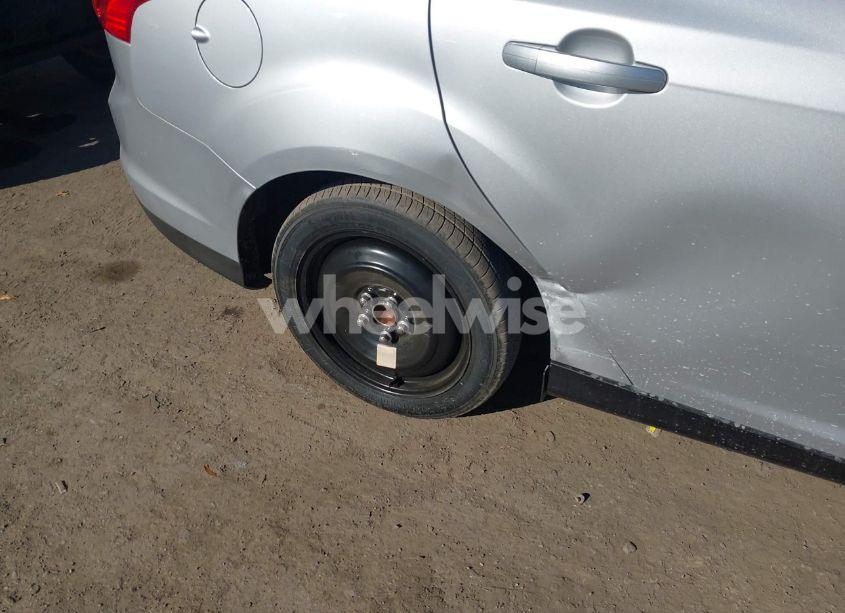 Photo 6 of 2014 Ford Focus SE (VIN 1FADP3F28EL105016)