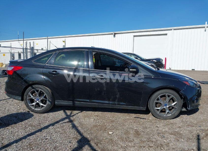 Photo 13 of 2014 Ford Focus SE (VIN 1FADP3F28EL115853)