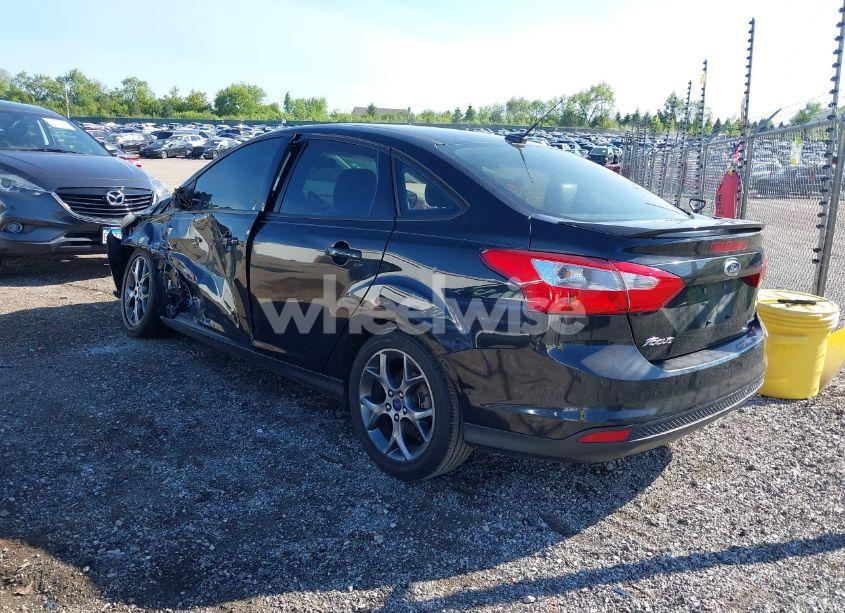 Photo 3 of 2014 Ford Focus SE (VIN 1FADP3F28EL115853)
