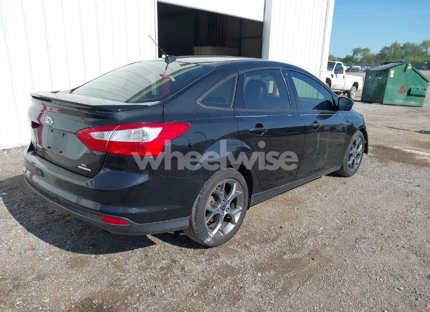 Photo 4 of 2014 Ford Focus SE (VIN 1FADP3F28EL115853)
