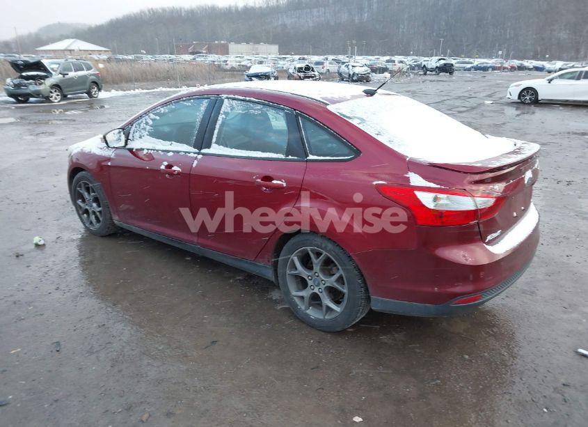 Photo 3 of 2014 Ford Focus SE (VIN 1FADP3F28EL122141)