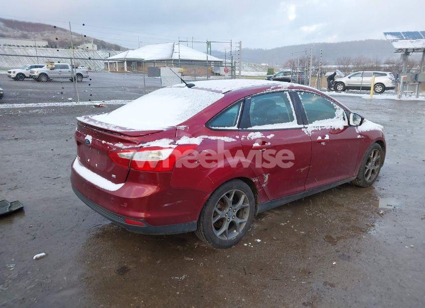 Photo 4 of 2014 Ford Focus SE (VIN 1FADP3F28EL122141)