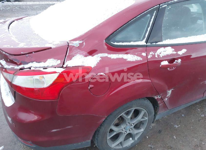 Photo 6 of 2014 Ford Focus SE (VIN 1FADP3F28EL122141)