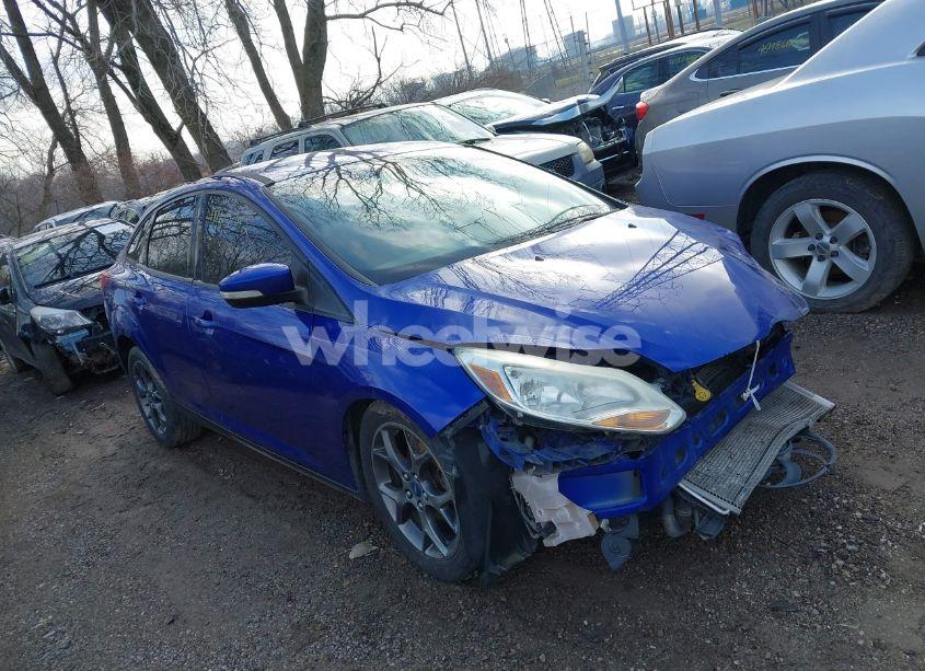 2014 Ford Focus SE (VIN 1FADP3F28EL129154) main photo