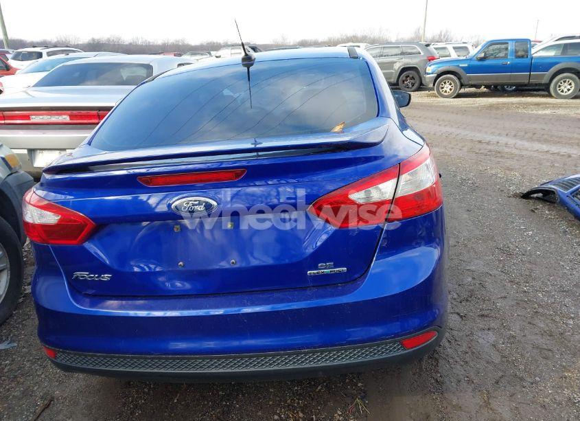 Photo 16 of 2014 Ford Focus SE (VIN 1FADP3F28EL129154)