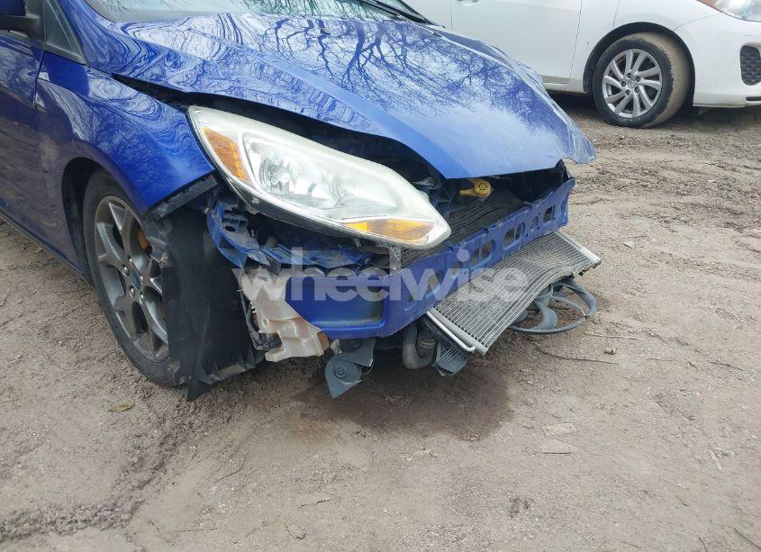 Photo 18 of 2014 Ford Focus SE (VIN 1FADP3F28EL129154)