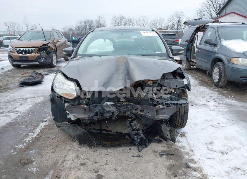 Photo 13 of 2014 Ford Focus SE (VIN 1FADP3F28EL137416)
