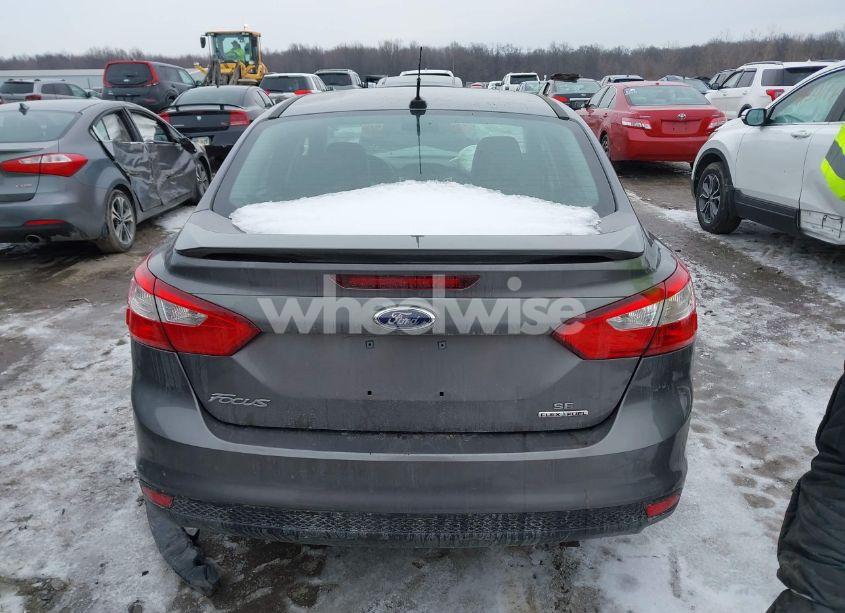 Photo 17 of 2014 Ford Focus SE (VIN 1FADP3F28EL137416)