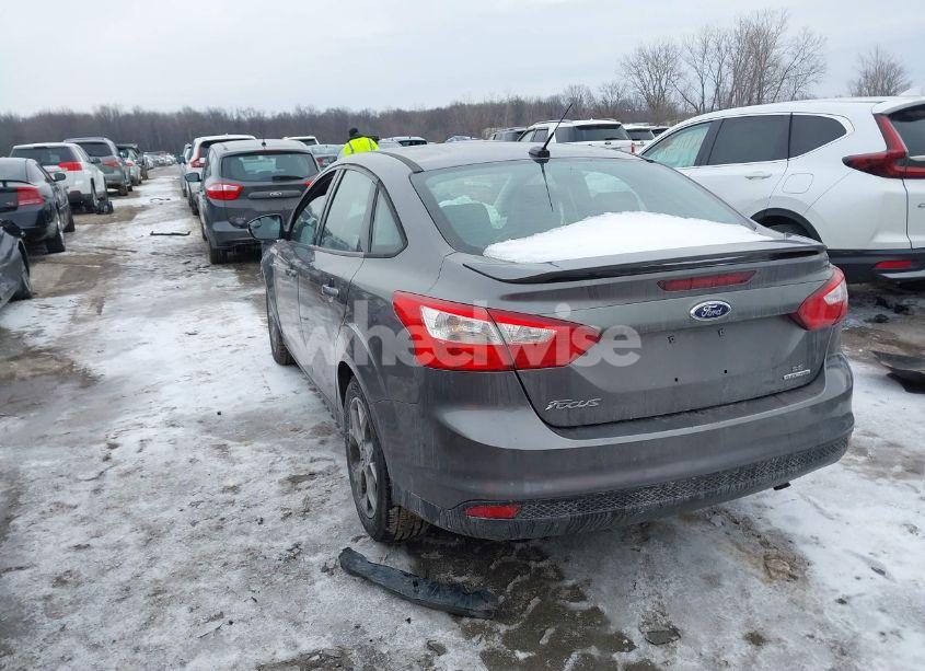 Photo 3 of 2014 Ford Focus SE (VIN 1FADP3F28EL137416)