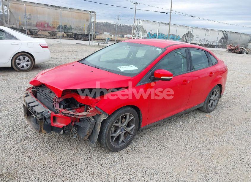Photo 2 of 2014 Ford Focus SE (VIN 1FADP3F28EL172652)