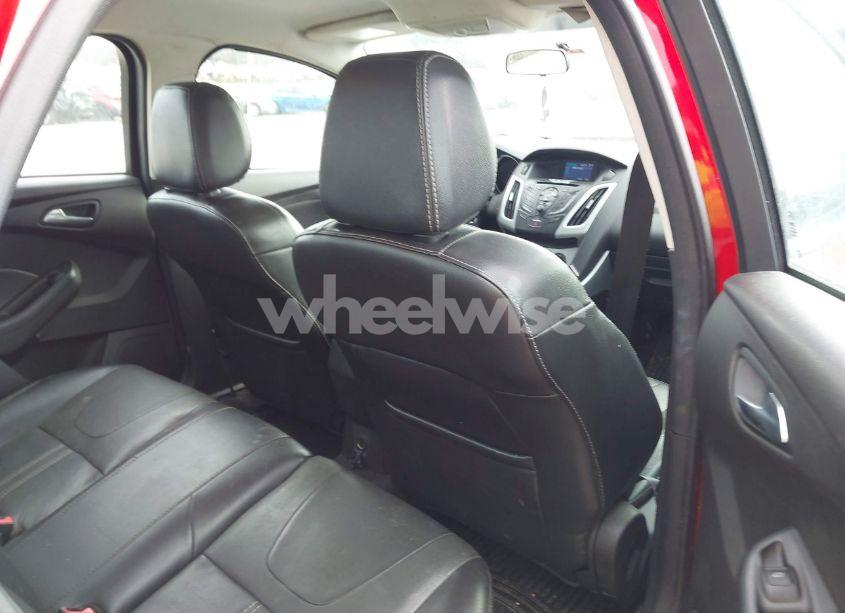 Photo 8 of 2014 Ford Focus SE (VIN 1FADP3F28EL172652)