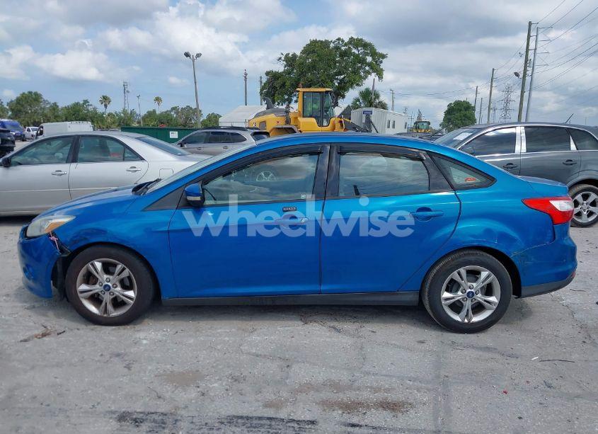 Photo 15 of 2014 Ford Focus SE (VIN 1FADP3F28EL173137)
