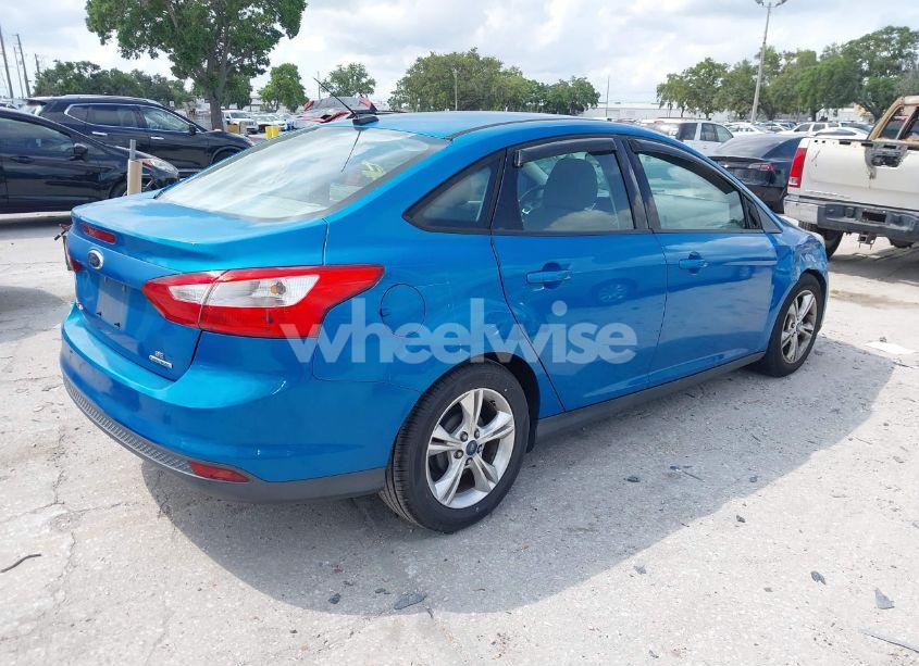 Photo 4 of 2014 Ford Focus SE (VIN 1FADP3F28EL173137)